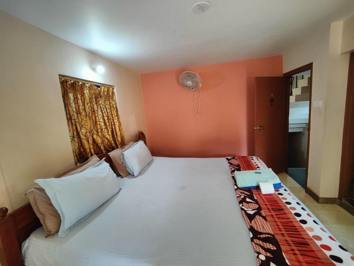 Hotel Menezes House Panaji Esterno foto