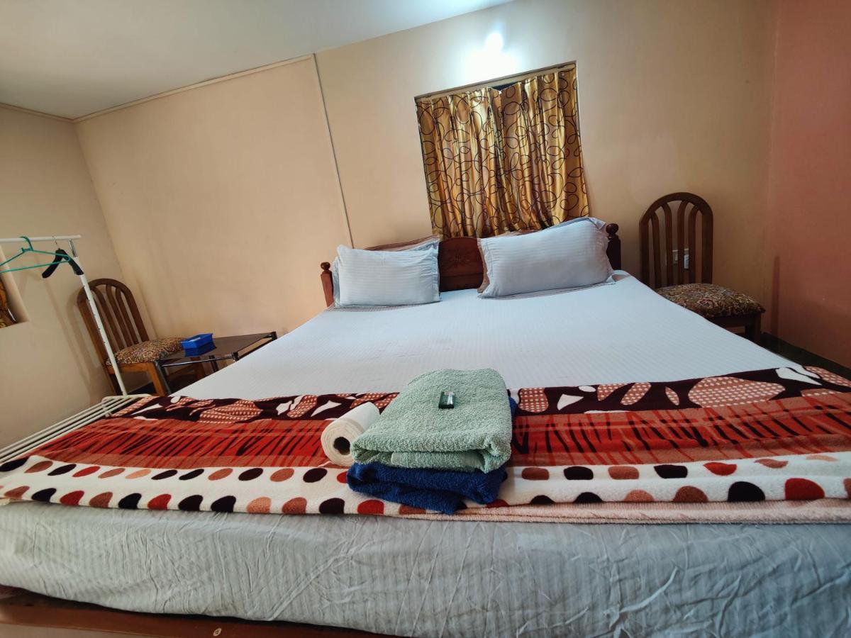 Hotel Menezes House Panaji Esterno foto