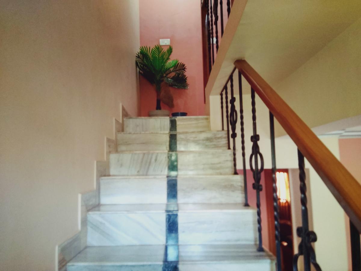Hotel Menezes House Panaji Esterno foto